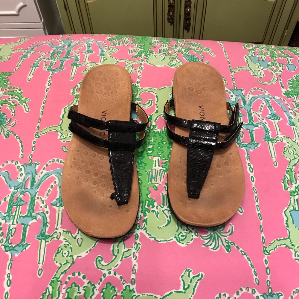 Vionic Womens Elvia Black T-Strap Sandals Size 11
